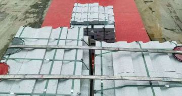 赤峰 芝麻白仿形加直形路沿石出货日常