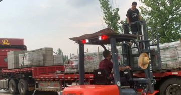 赤峰 黄金麻冰裂纹，地铺石装车