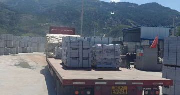 赤峰 芝麻白仿形路沿石，直形路沿石