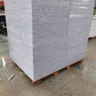 赤峰 芝麻白火烧面1.8厚300*600地铺石，尺寸标准，厚薄均匀