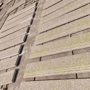 赤峰 黄金麻花岗岩光面楼梯踏步