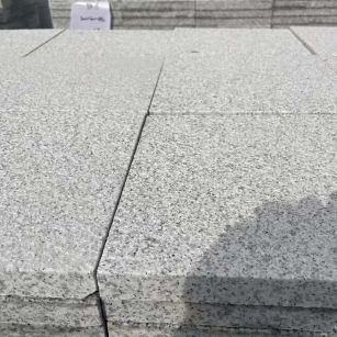 赤峰 白麻花岗岩石材推荐 荔枝面地铺石