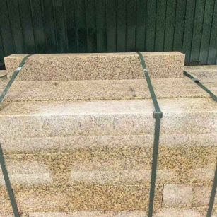 赤峰 黄金麻花岗岩石材机切面栏杆料半成品