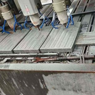 赤峰 芝麻白花岗岩荔枝面盲道雕刻