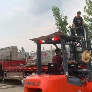 赤峰 黄金麻冰裂纹，地铺石装车