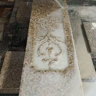 赤峰 黄金麻花岗岩异形加工雕刻栏杆大柱