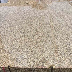 赤峰 黄金麻花岗岩石材方料