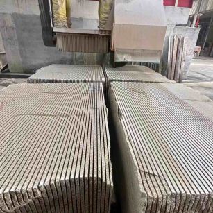 赤峰 车间生产日常，黄金麻白麻花岗岩