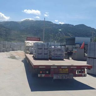 赤峰 芝麻白仿形路沿石，直形路沿石