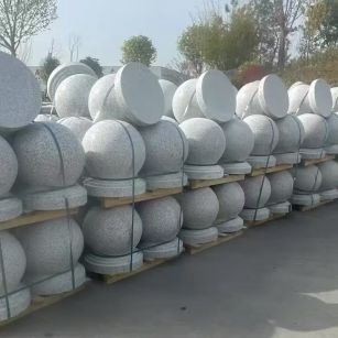 赤峰 白麻花岗岩石材圆球，石球，挡车球，隔离球，景观石球，风水球等