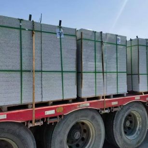 赤峰芝麻白花岗岩出货日常地铺石