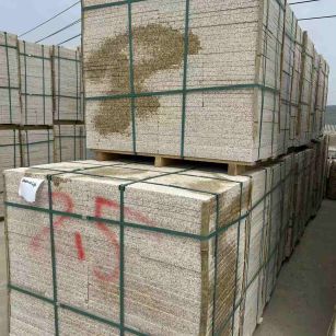 赤峰 黄金麻花岗岩石材荔枝面地铺石2.5*300*600