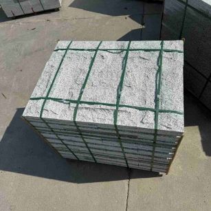 赤峰 白麻花岗岩石材自然面蘑菇石成品