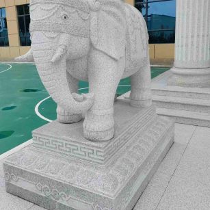 赤峰 白麻花岗岩动物异形石雕-大象