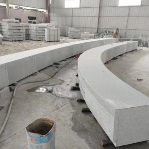 赤峰芝麻白花岗岩石板材 园林光面弧形坐凳