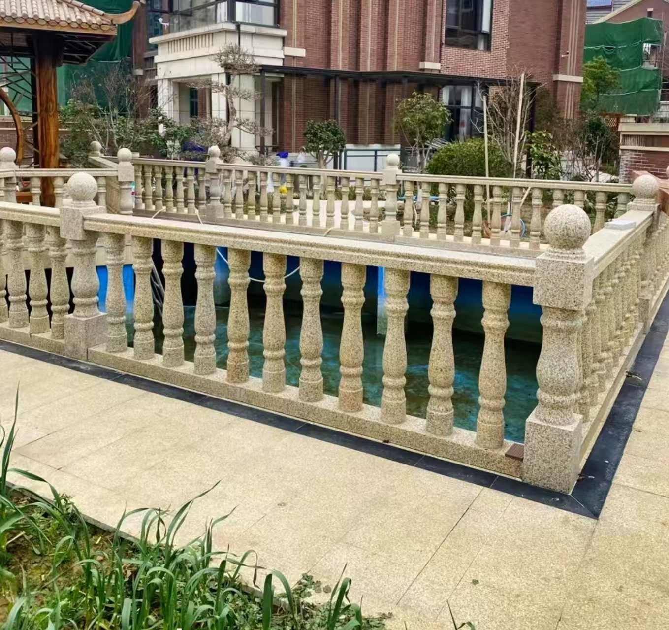 赤峰黄金麻花岗岩石材栏杆，扶手，将军柱，花瓶柱