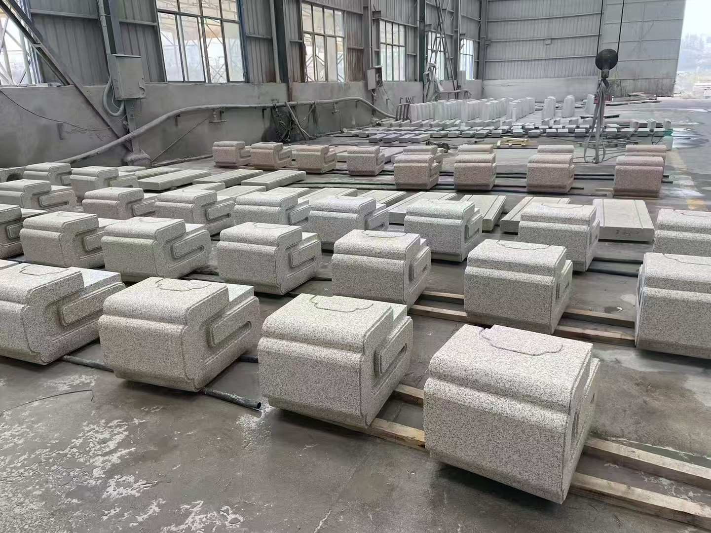 赤峰 白麻花岗岩异形加工-石凳，坐凳