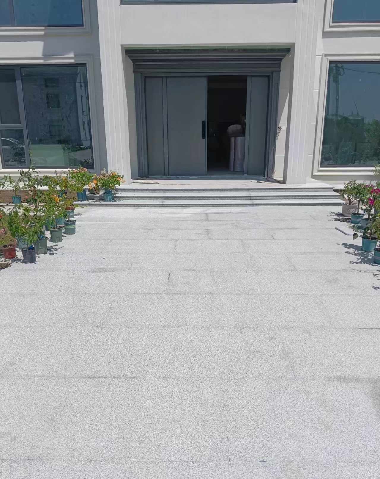 赤峰 芝麻白花岗岩地铺石地面铺装