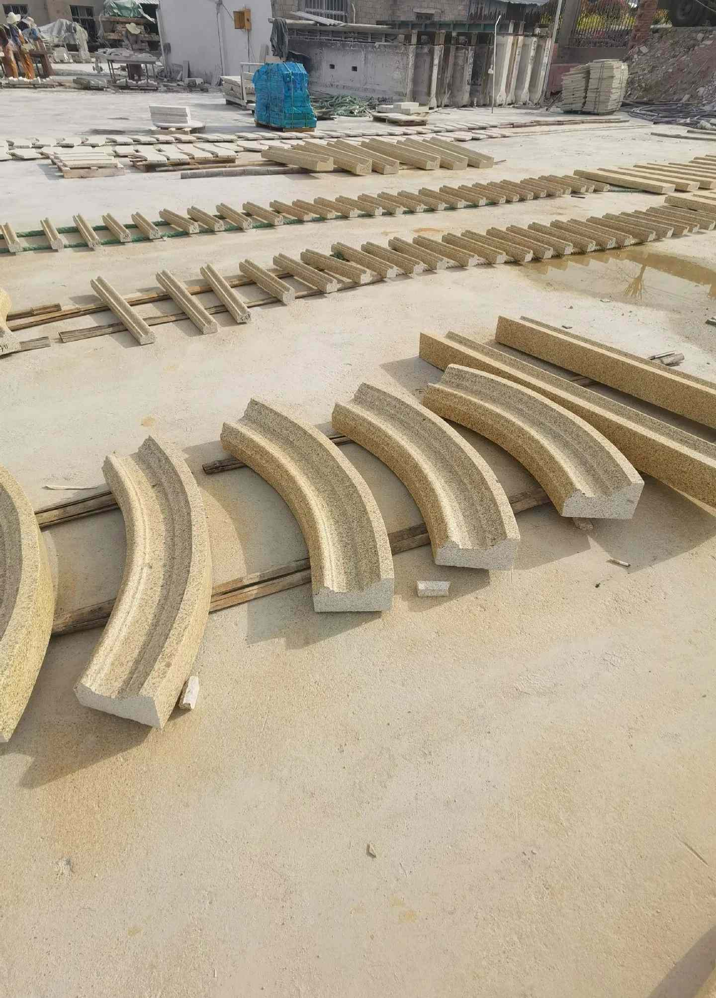 赤峰 黄金麻花岗岩别墅线条