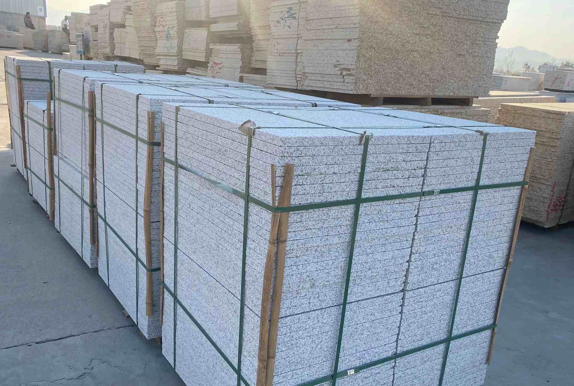 赤峰 白麻花岗岩荔枝面地铺石