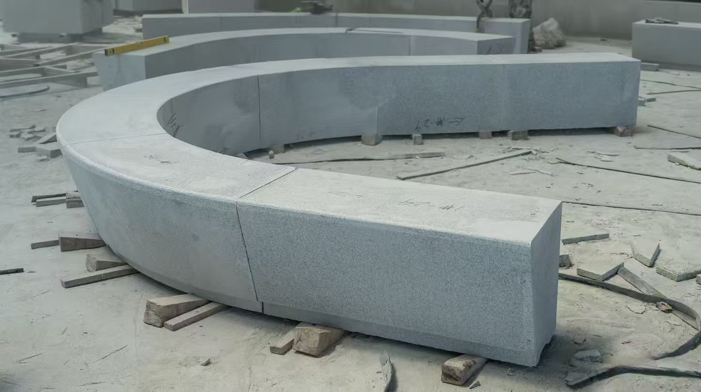 赤峰 芝麻白花岗岩光面弧形坐凳