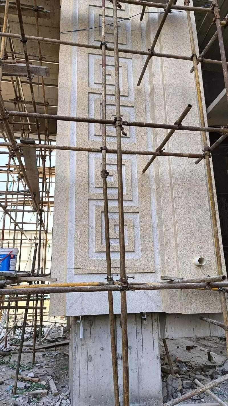 赤峰 黄金麻花岗岩别墅外墙干挂回纹造型效果