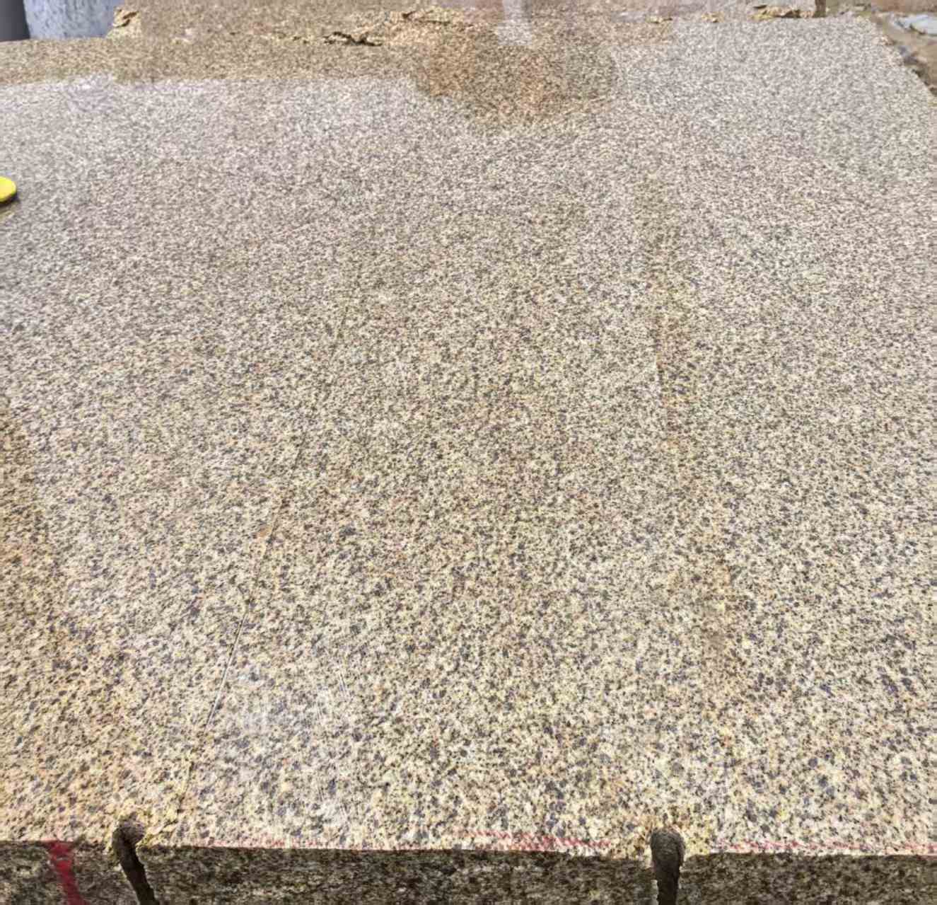 赤峰 黄金麻花岗岩石材方料