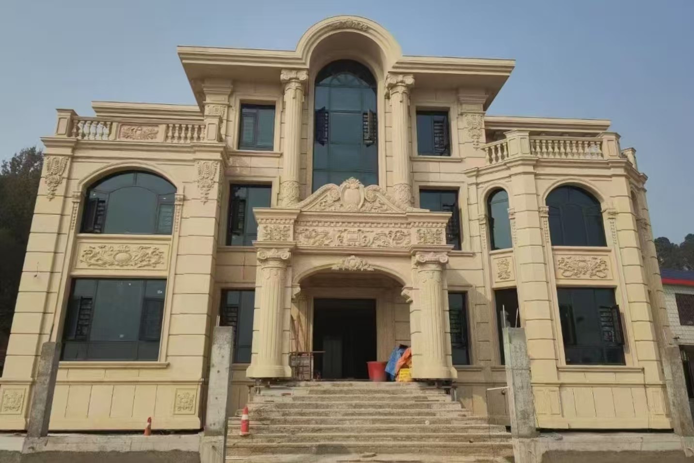 赤峰 黄金麻花岗岩别墅外墙干挂