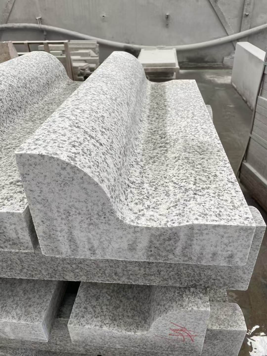 赤峰 白麻花岗岩S型路沿石，路侧石，马路牙子等